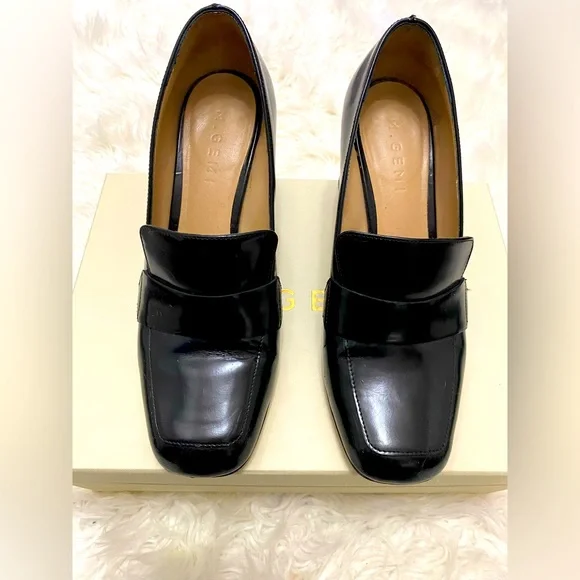 Experience quiet luxury with this M.Gemi shoe with dust bag and box. - Picture 3 of 8